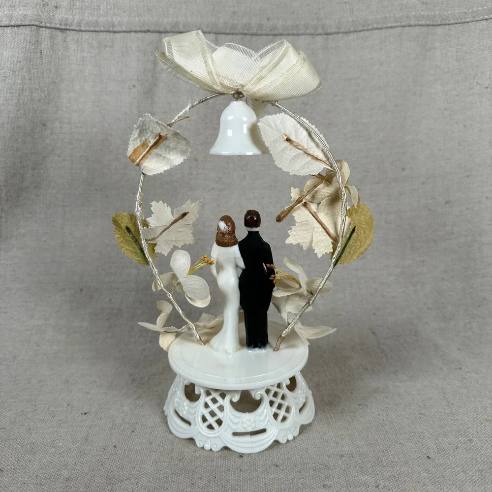 Vintage Mid Century Wedding Cake Topper‎ Bride Groom Figures Bell Arch Retro